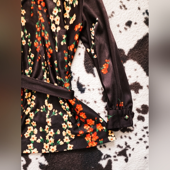 WOMEN'S 70'S WITH TIE LONG SLEEVE BLOUSE - BROWN MULTI - Picture 2 of 4